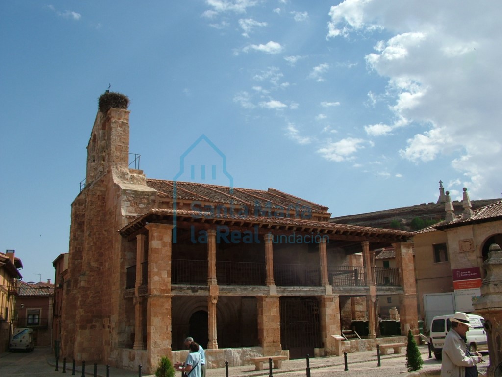 Vista de la iglesia desde el suroeste