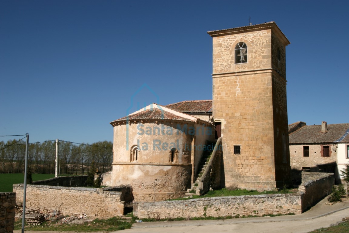 Cabecera y torre Cabecera y torre