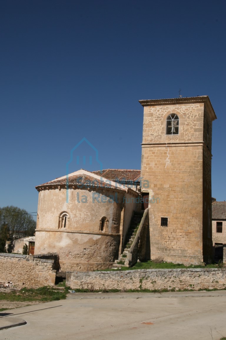 Cabecera y torre