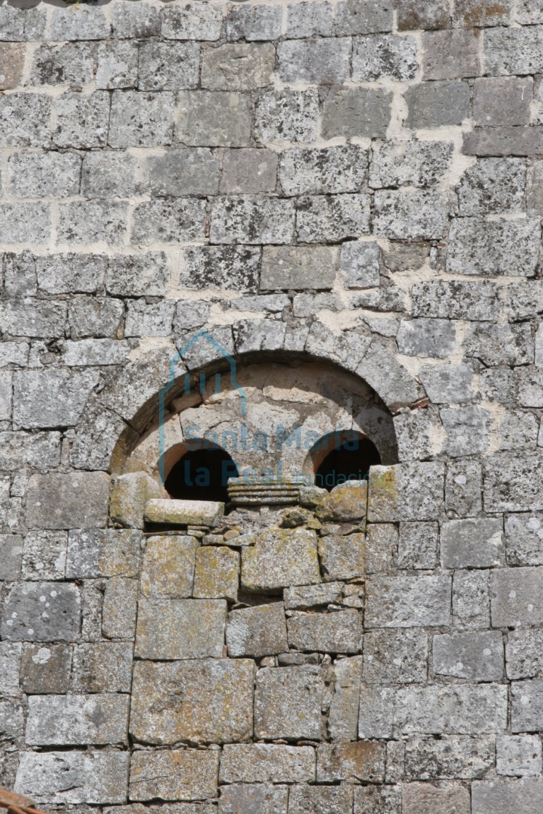 Arco cegado de la torre