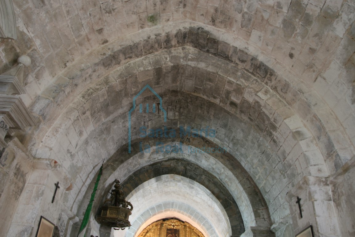 Bóveda del interior de la nave