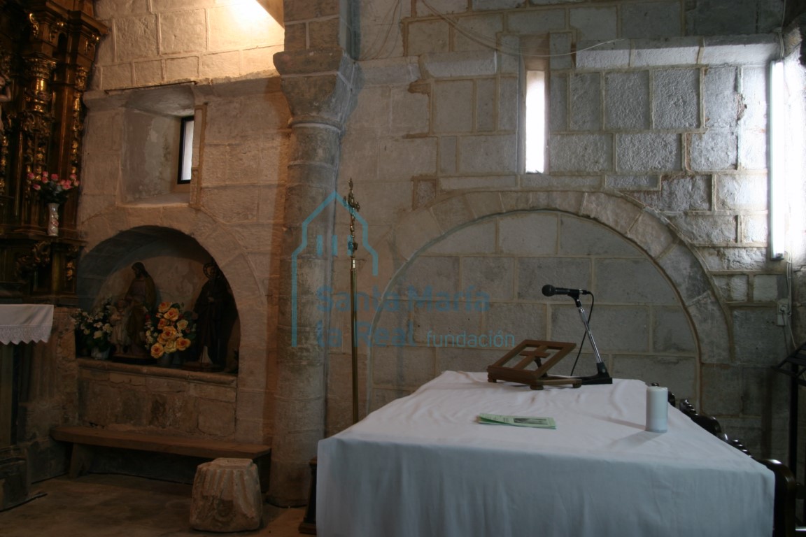 Interior de la capilla meridional