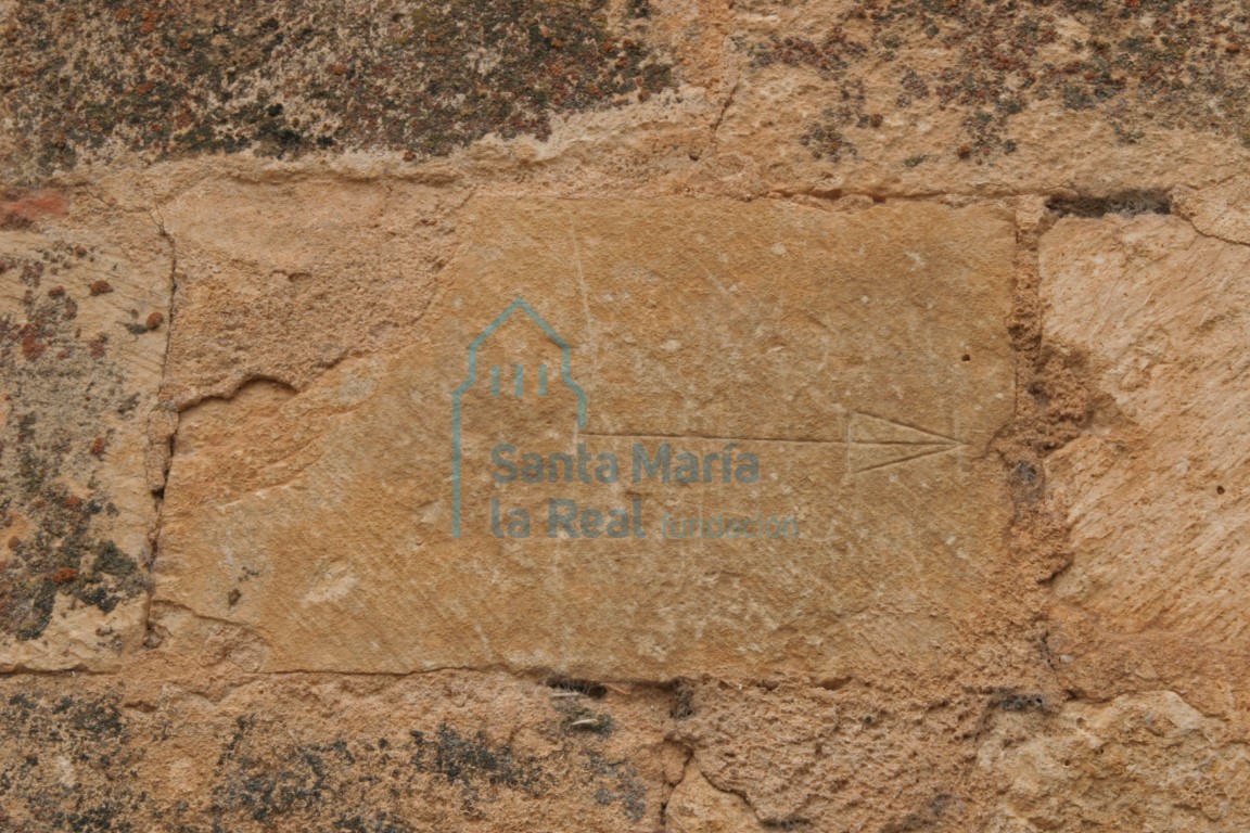 Detalle de un sillar del exterior