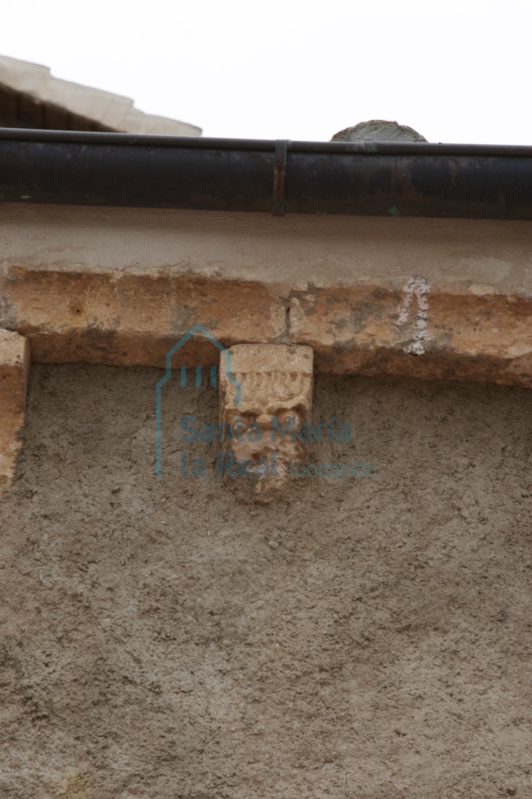 Canecillo del muro meridional