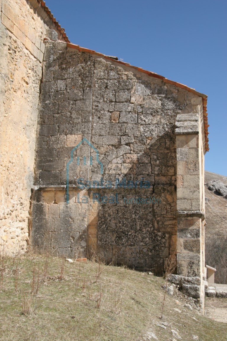 Muro occidental del pórtico meridional