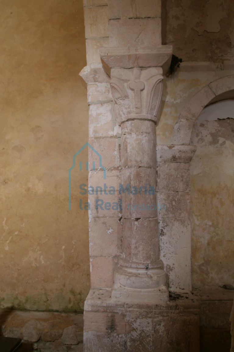 Columna izquierda del arco triunfal