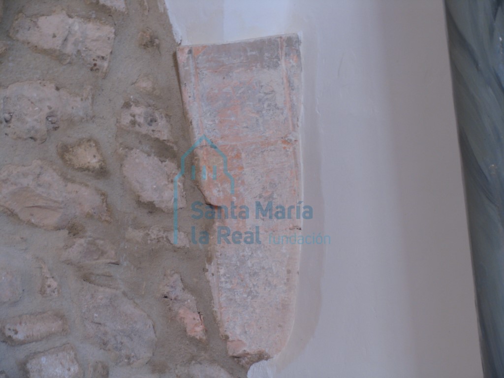 Detalle de los restos de lo que parencen ser el arranque de los nervios originales