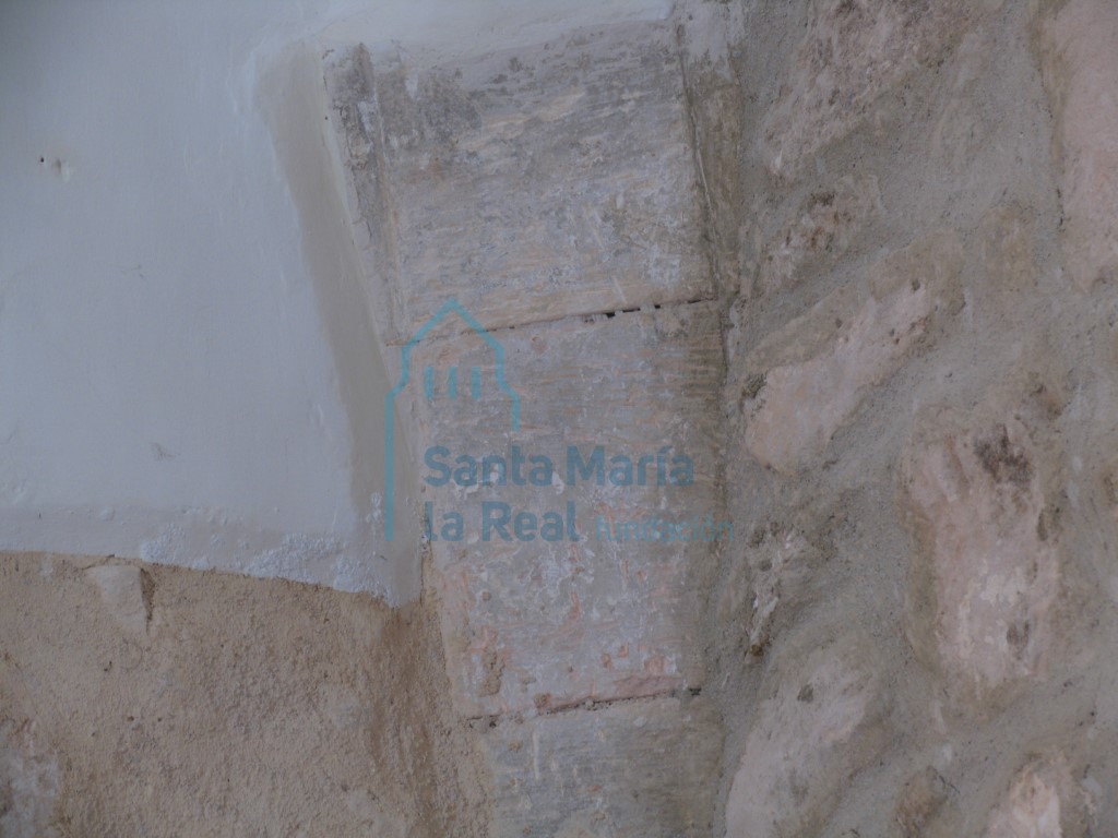 Detalle de los restos de lo que parencen ser el arranque de los nervios originales