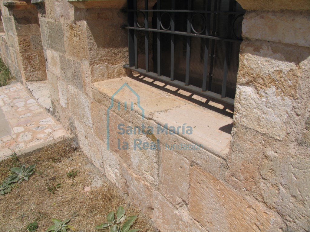 Detalle de la fachada del pórtico