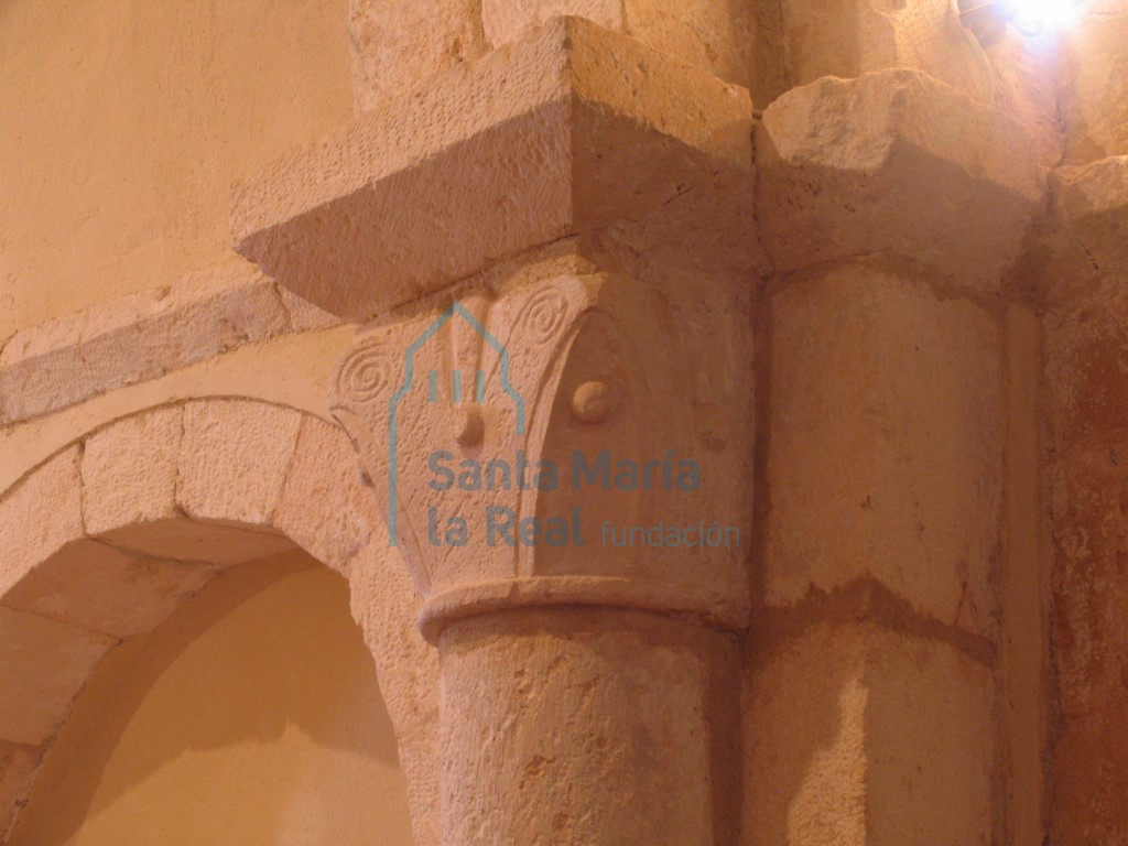 Capitel del arco triunfal