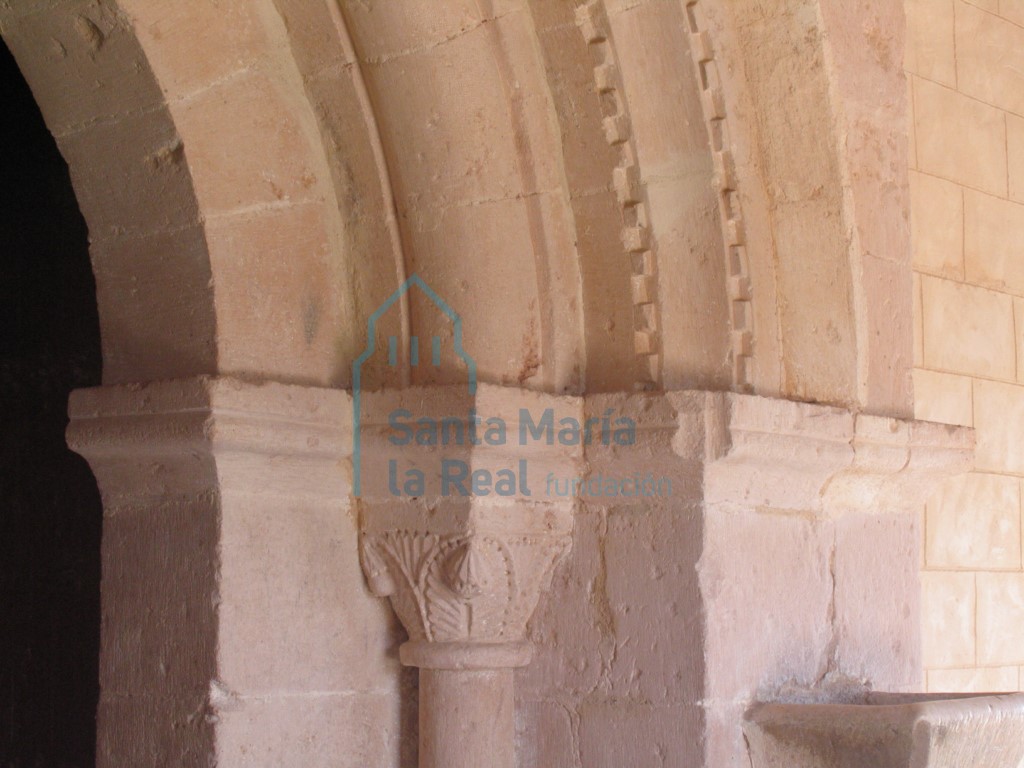 Detalle de la portada meridional