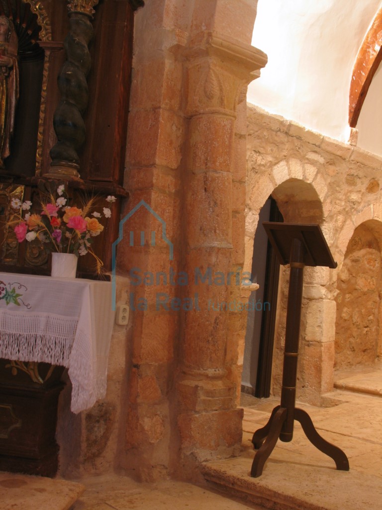 Columna izquierda del arco triunfal