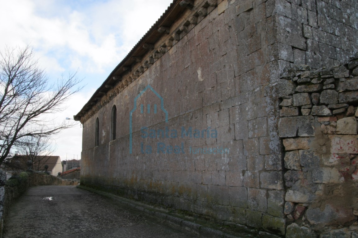 Canecillos del atrio