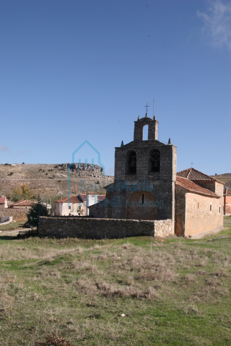 Espadaña sobre el hastial