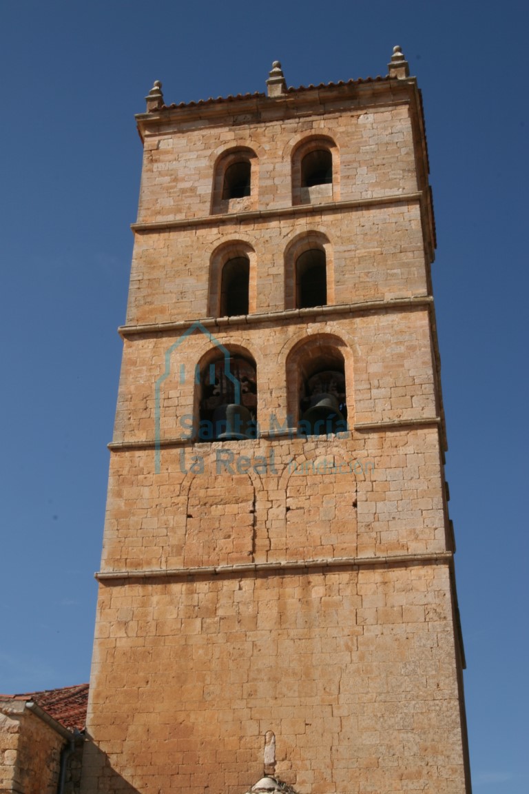 Vista exterior de la torre