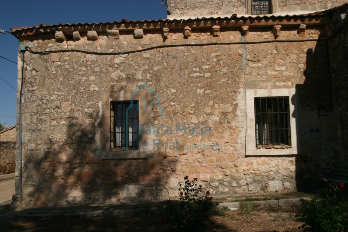 Detalle exterior de la fachada meridional