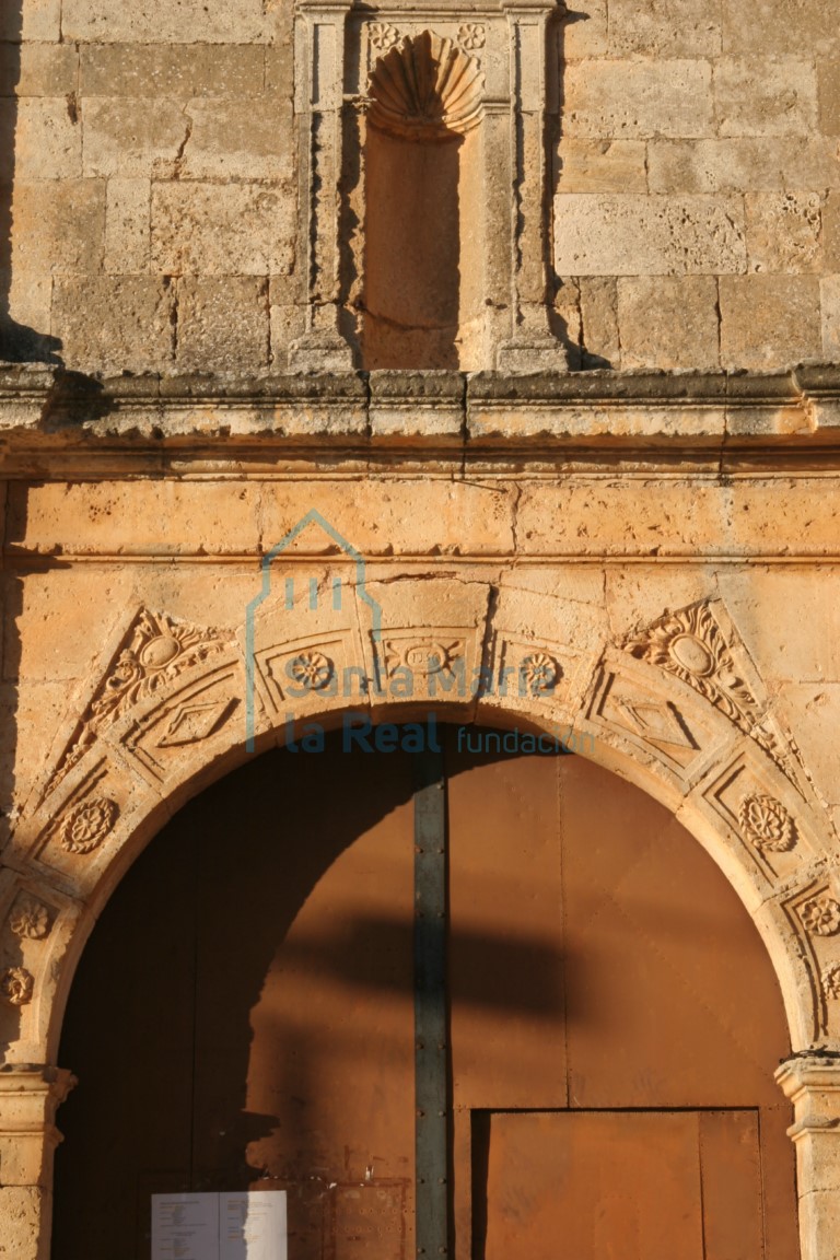 Detalle de la portada meridional