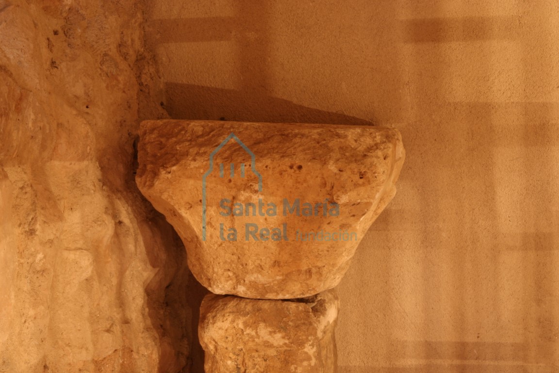 Capitel descontextualizado