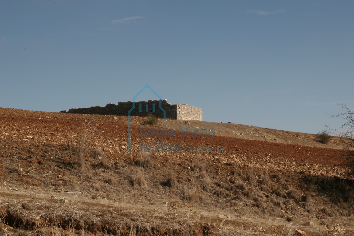 Vista de los restos de la ermita