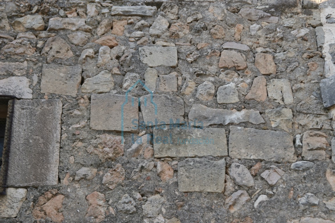 Detalle exterior del muro sur