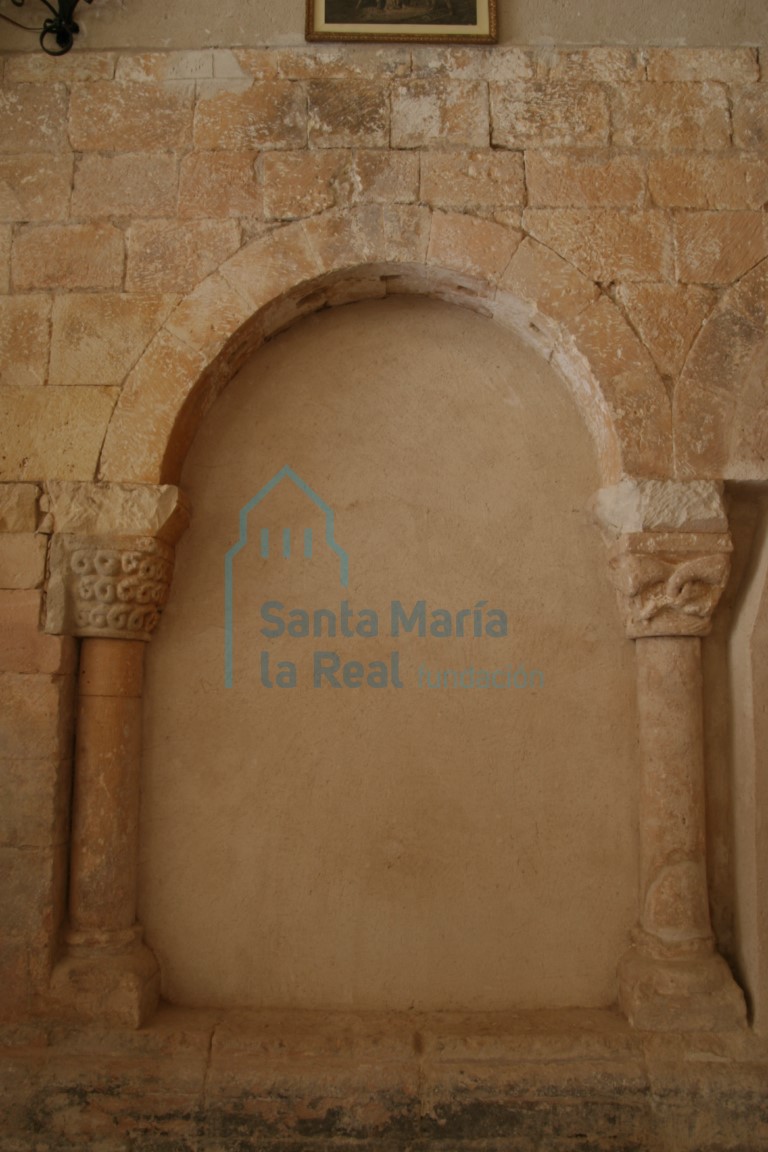 Arquería en el muro de la nave sur