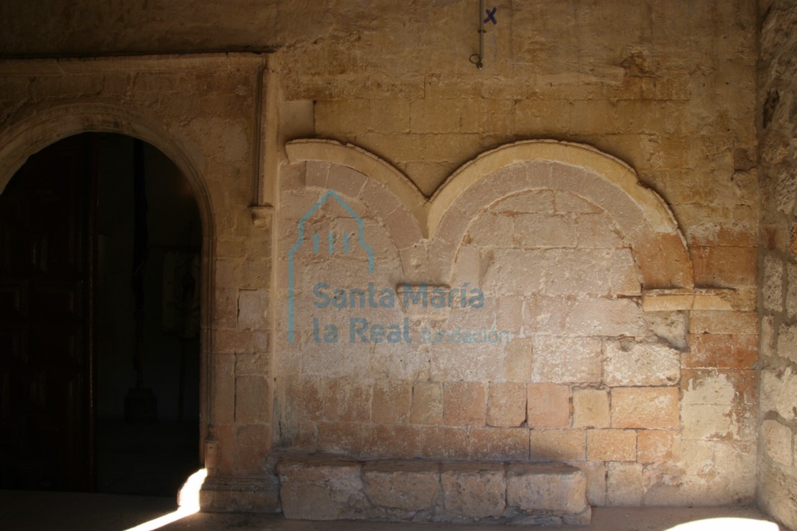 Arquería en el interior del pórtico
