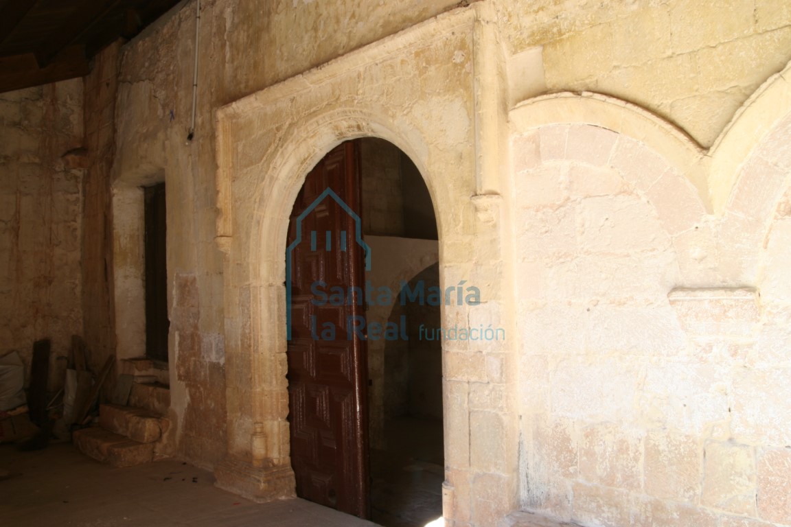 Arquería en el interior del pórtico