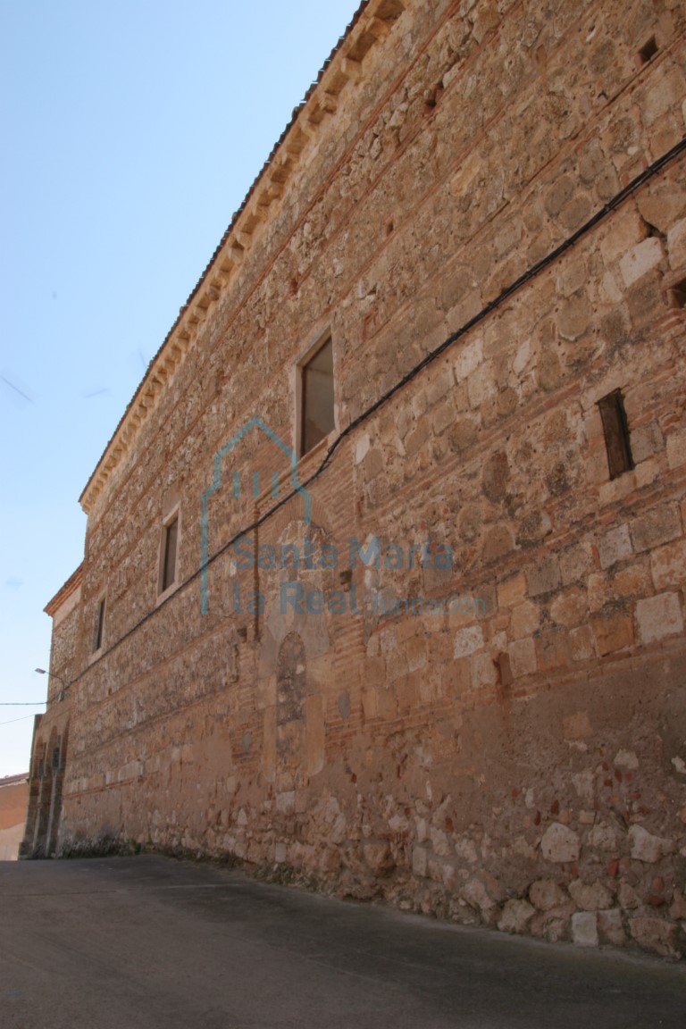 Muro norte de la nave de la iglesia