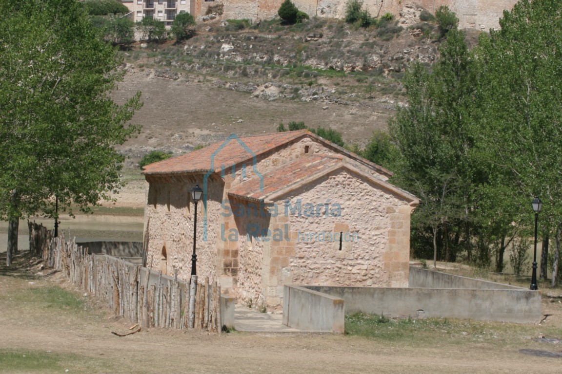 Exterior desde el sudeste Exterior desde el sudeste
