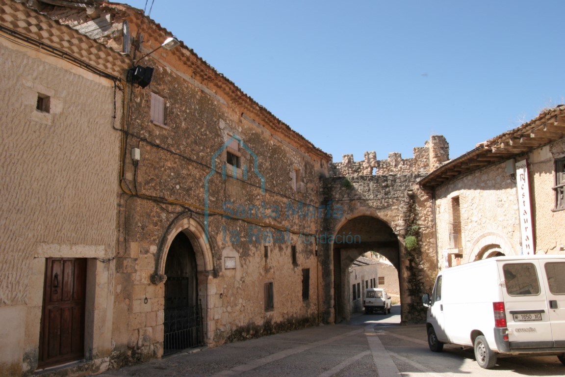 Vivienda adosada a la muralla