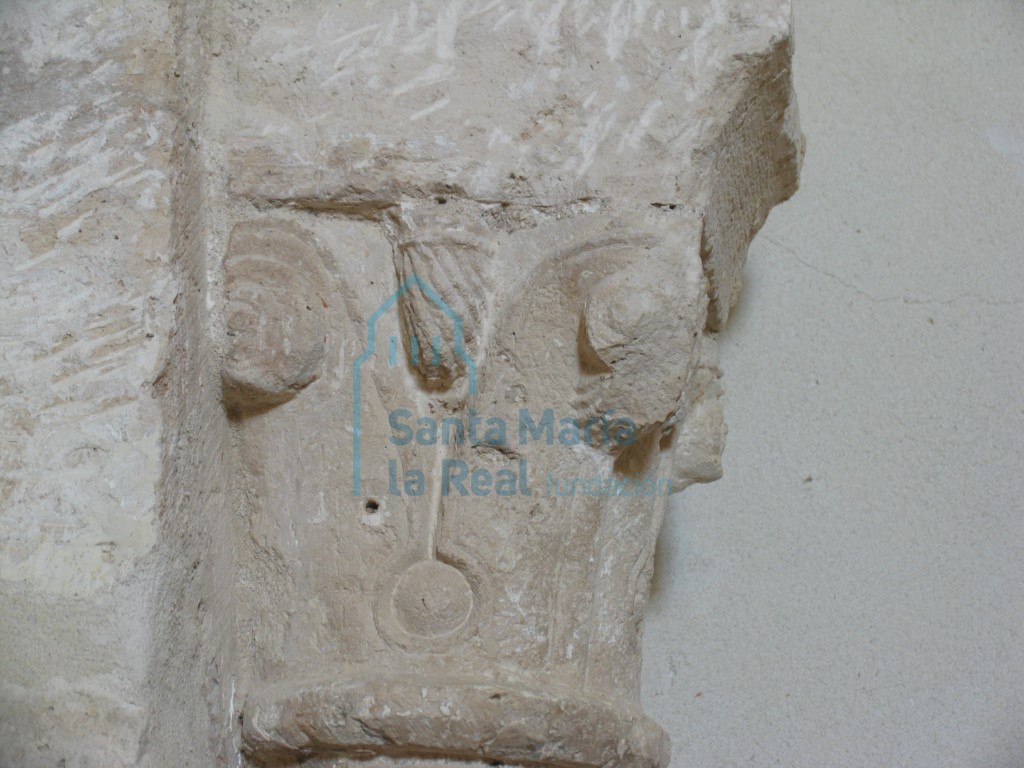 Capitel de la arquería del presbiterio
