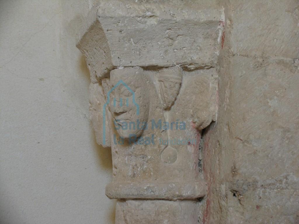 Capitel de la arquería del presbiterio Capitel de la arquería del presbiterio