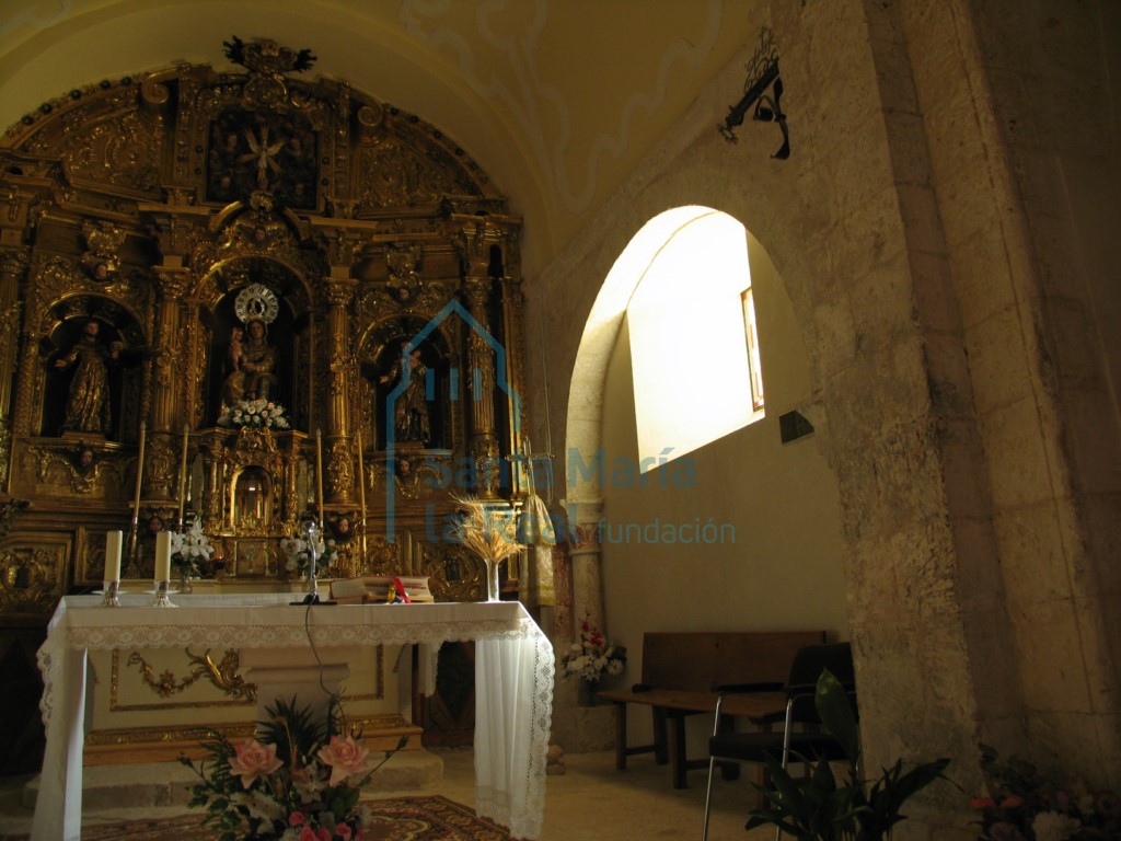 Interior de la cabecera