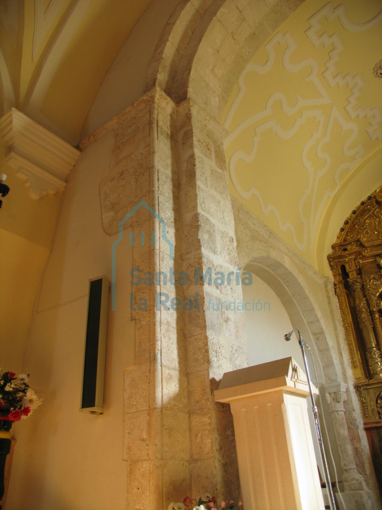 Detalle de la pilastra del arco triunfal