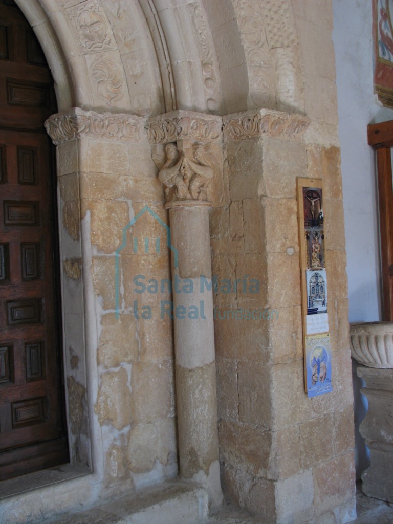 Columna de la portada meridional