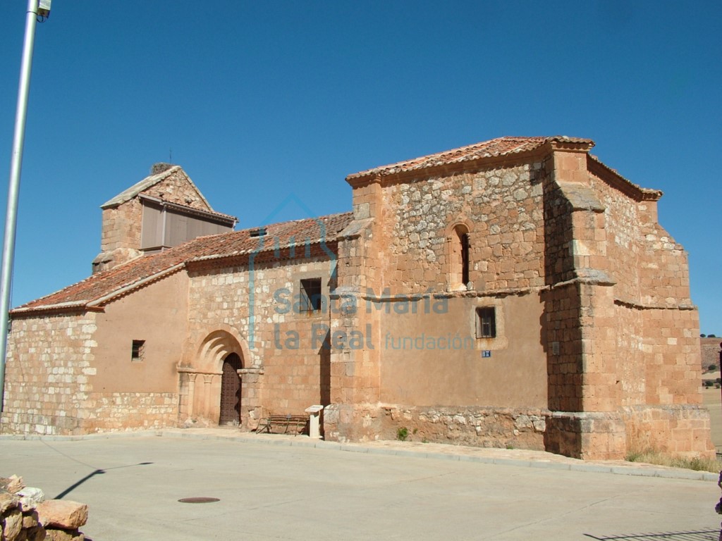 Vista de la iglesia desde el sudeste