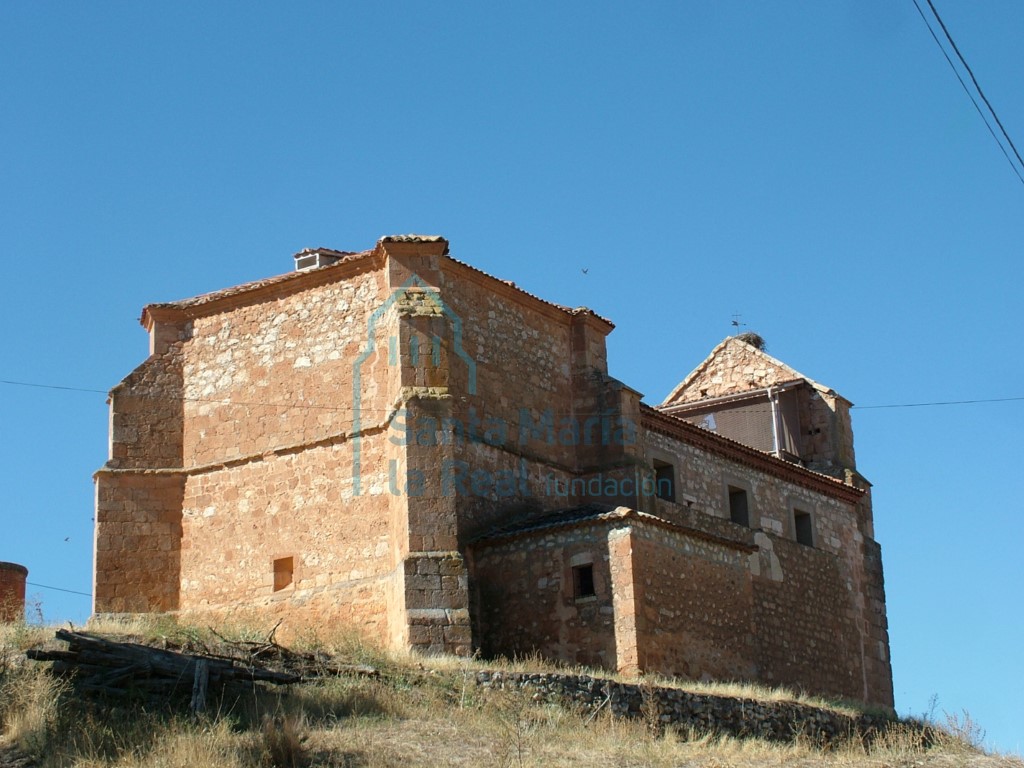 Fachada oriental desde el noreste Fachada oriental desde el noreste
