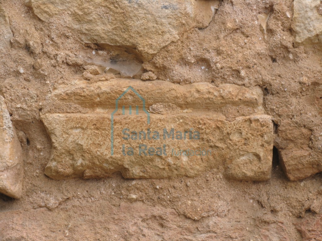 Pieza románica reutilizada