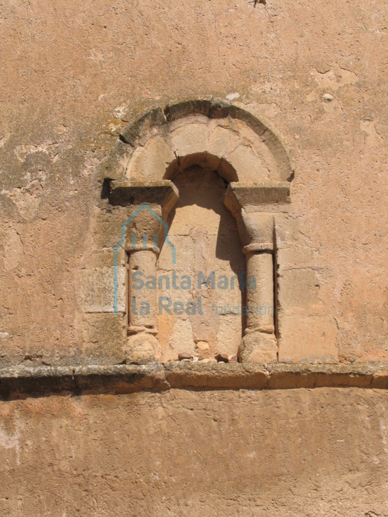 Ventana del lateral izquierdo del ábside