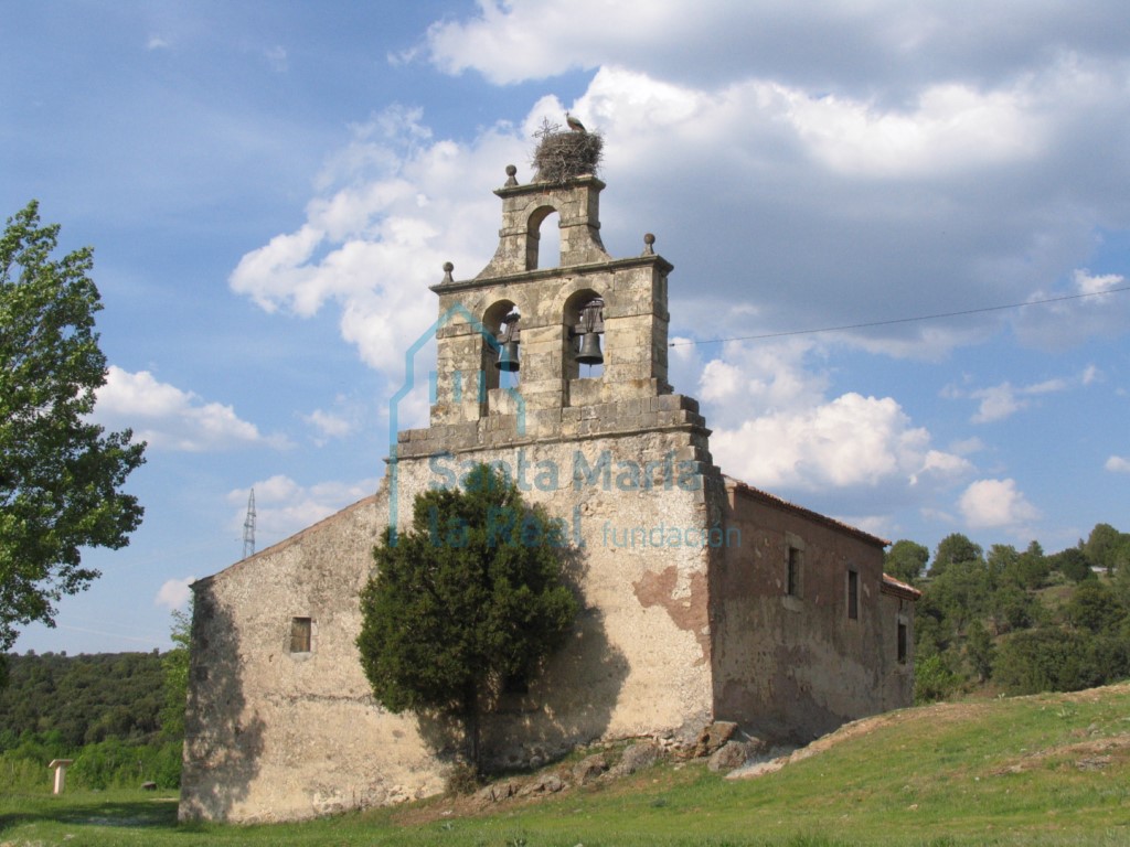 Vista de la espadaña en el oeste