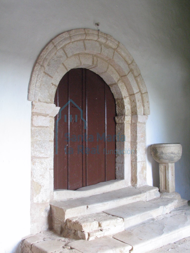 Portada interior al norte