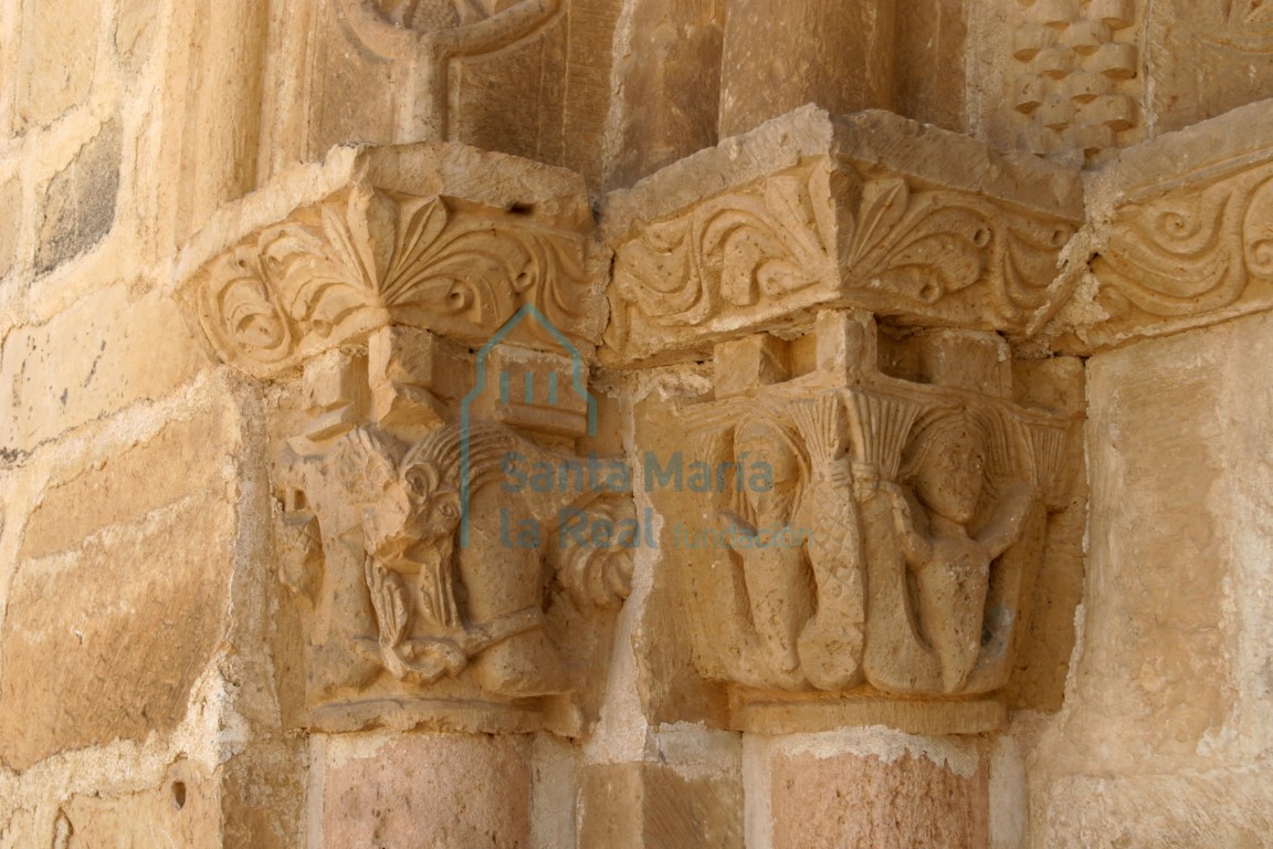 Capiteles del lado oriental