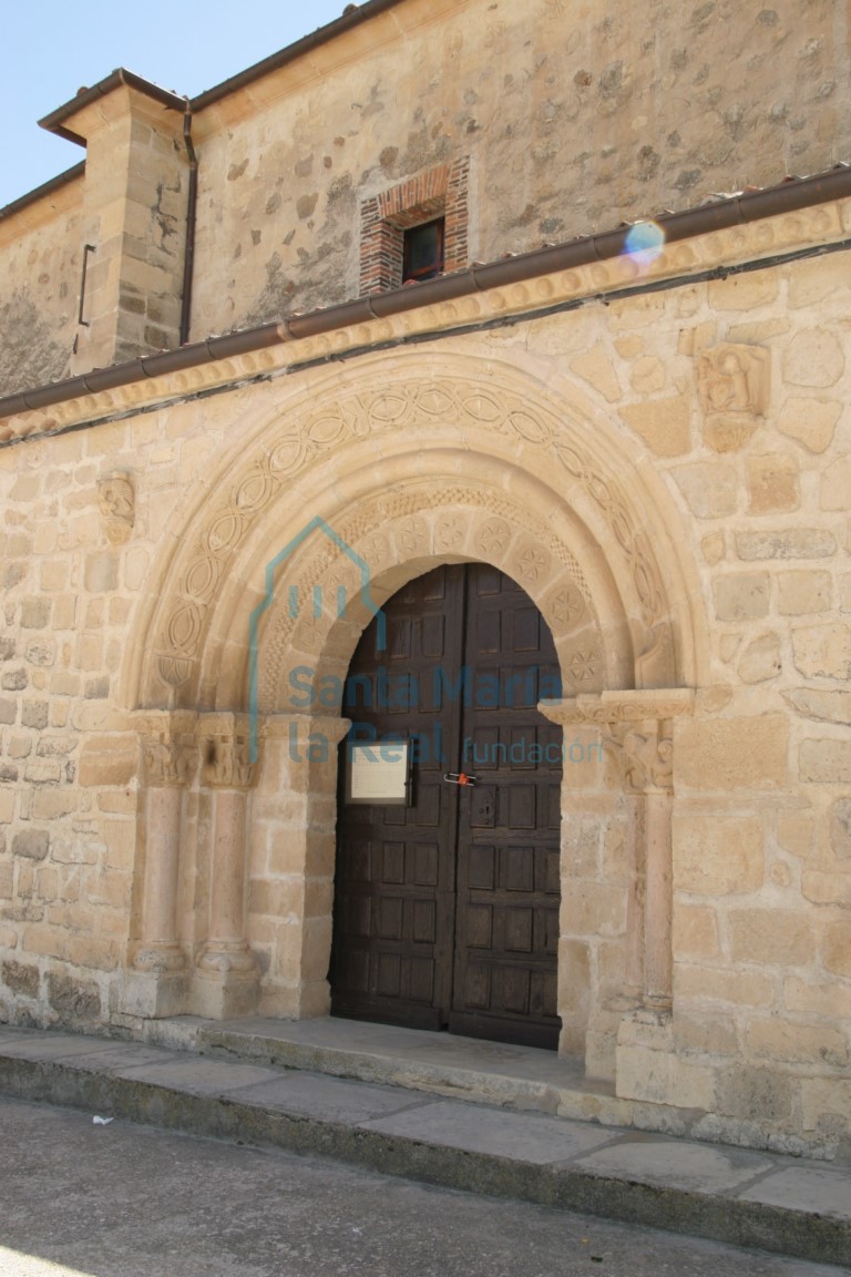 Vista de la portada septemtrional