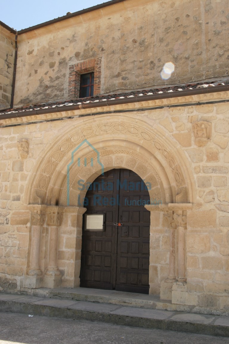 Vista de la portada septentrional