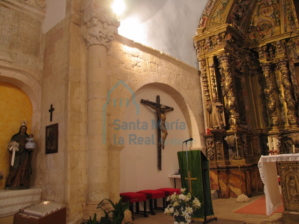 Vista del lado izquierdo del interior de la cabecera