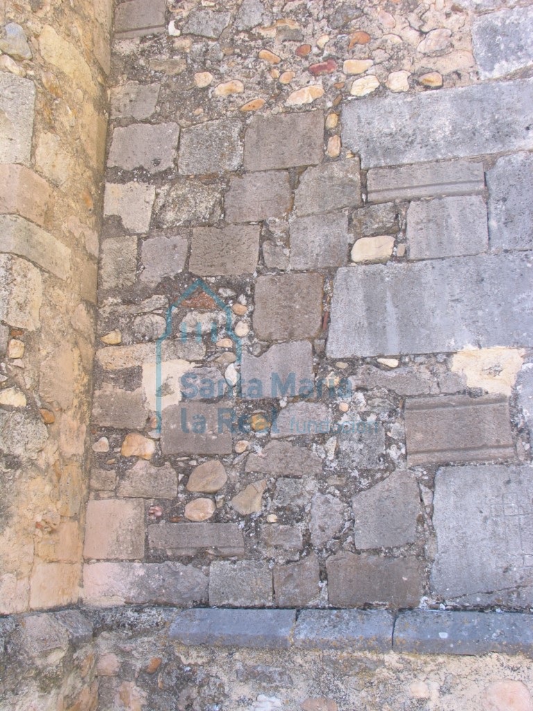 Detalle del muro, elementos reutilizados