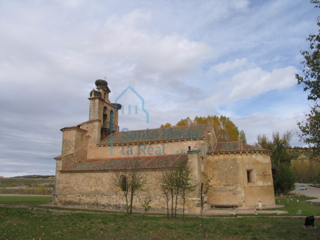 Vista sur de la iglesia
