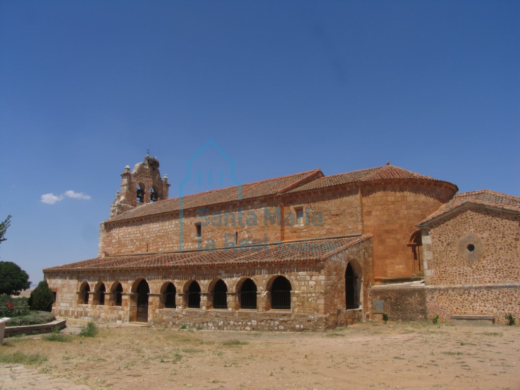 Fachada vista desde el sudeste