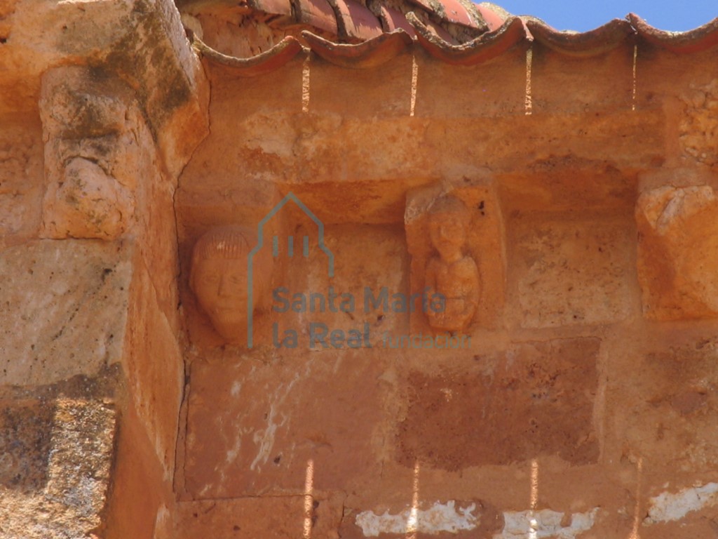 Canecillos figurativos