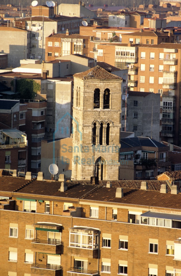 Vista de la torre desde la torre de la catedral